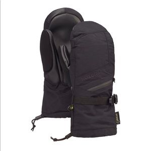 NWT Burton Women’s Gore-Tex Mittens with touchscreen liners, size small